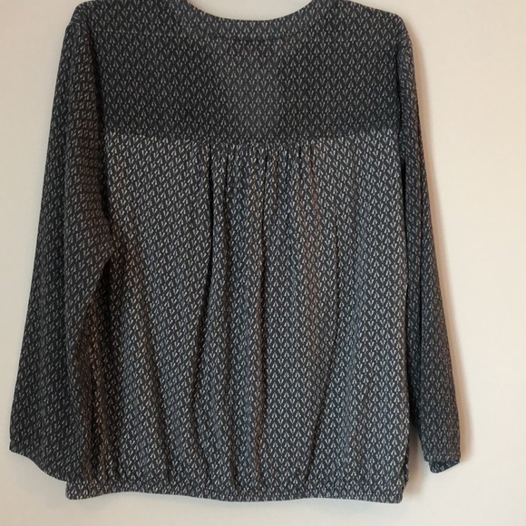 LOFT Shirt 3/4 Length Sleeves Size XS Printed Stretchy Sheer like Sleeves - Picture 9 of 11